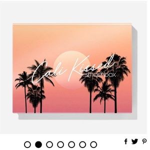 LIKE NEW SMASHBOX PALETTE